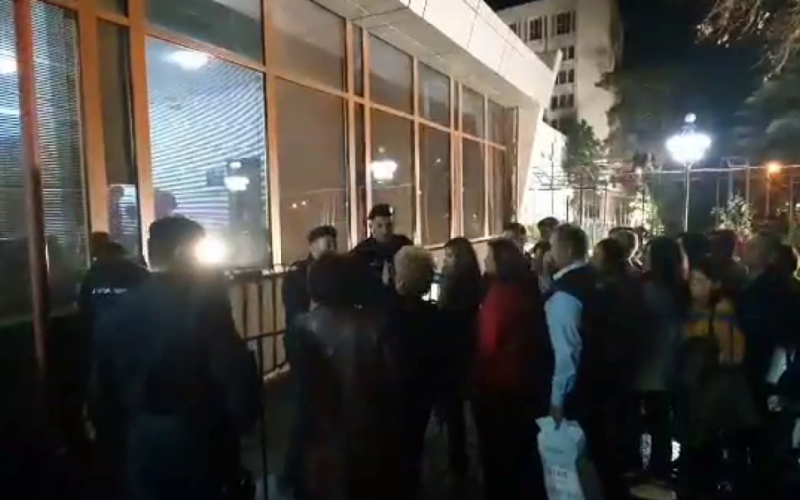 HAOS LA MAI MULTE BIROURI ELECTORALE DIN ŢARĂ