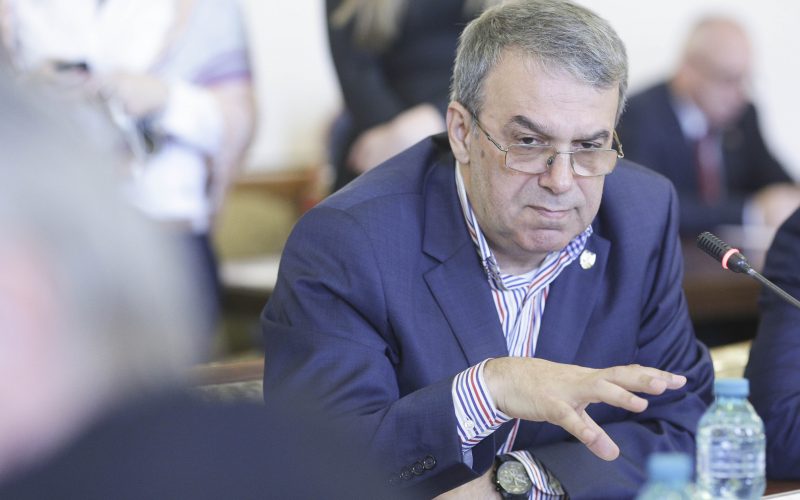 Primarul Constanţei ameninţă elevii cu plângere penală