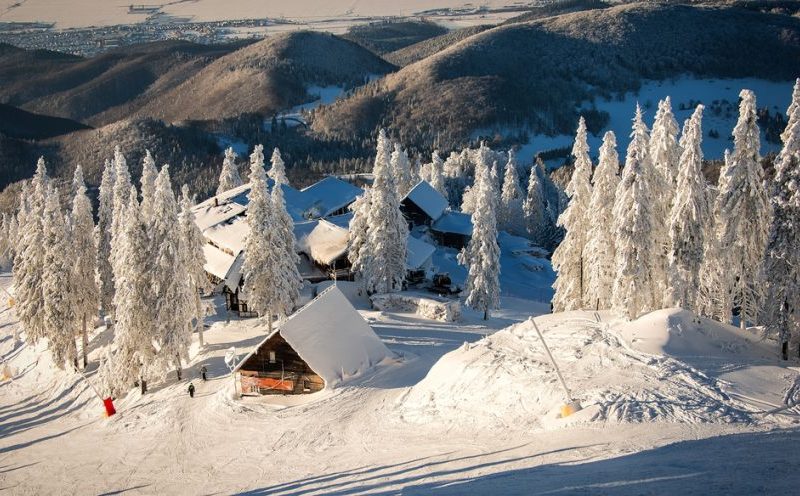 Sărbători atipice, turişti mai puţini la munte