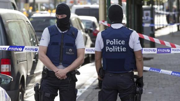 A intrat cu maşina de poliţie în mulţime