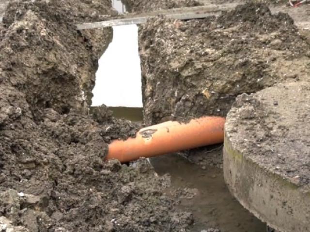 Tuzla se zbate să iasă din noroaie