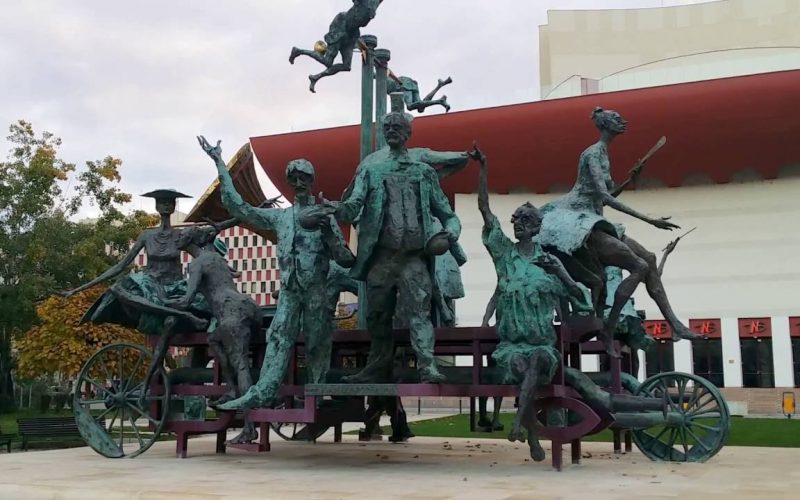 Un monument de înşelăciune