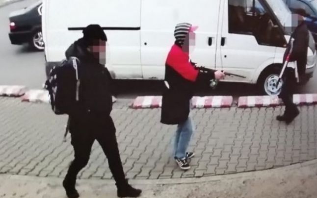 Ameninţări cu arma în faţa unui supermarket din Bucureşti