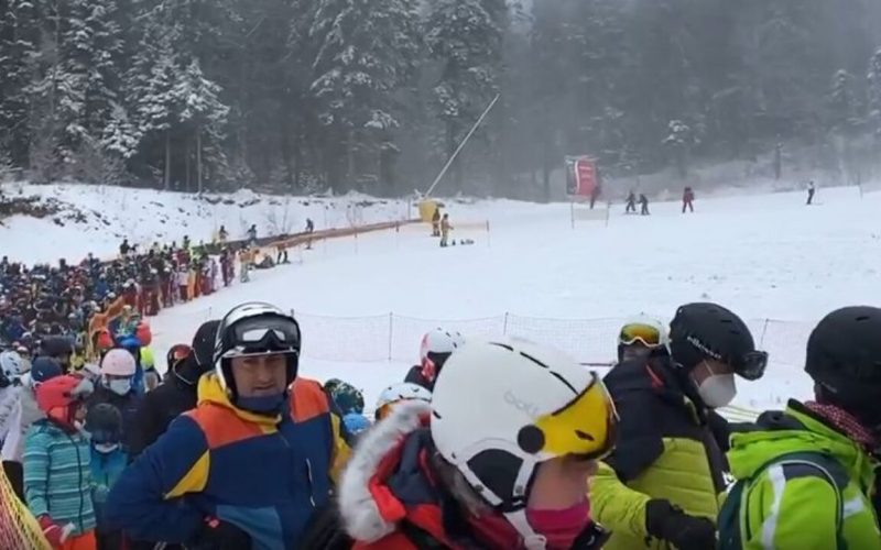 Turiştii nu se sperie de restricţii