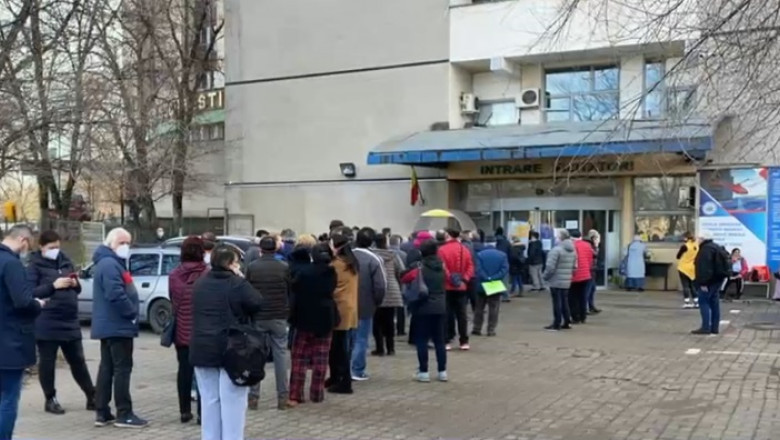 Peste 150.000 de persoane din etapa a treia au fost programate pentru vaccinare. Câţi oameni sunt pe listele de aşteptare
