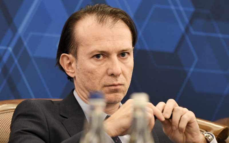 Florin Cîţu, despre eroarea lui Voiculescu legată de modul în care sunt înmormântaţi cei decedaţi din cauza COVID: Am văzut că a făcut o declaraţie apoi a venit şi şi-a cerut scuze. Am discutat cu el, voi mai discuta