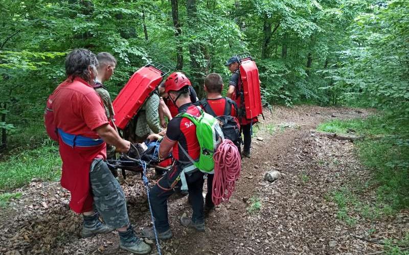 Practicant de enduro, salvat de echipele de la salvamont în zona Vârful Măgura