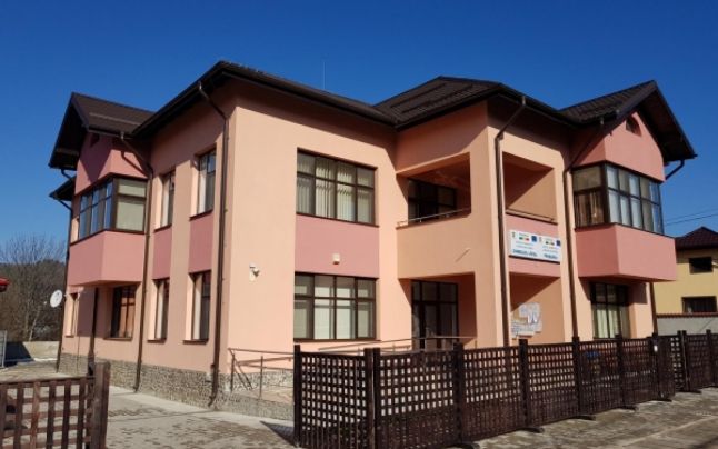 Cum dirija banii publici către propria nepoată un primar din judeţul Galaţi. A fost trimis în judecată