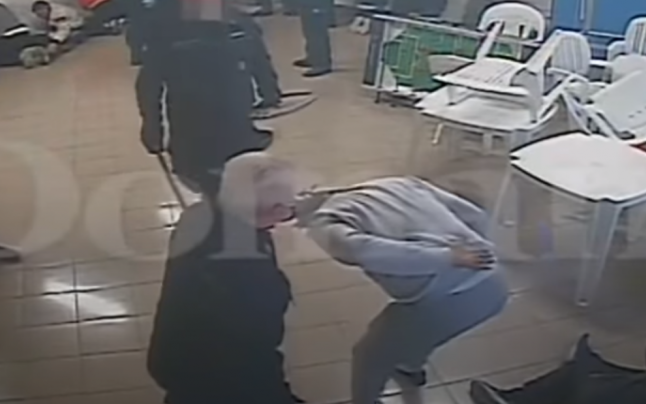Imagini violente cu deţinuţi bătuţi de forţele de securitate într-o închisoare din Italia. Reacţia autorităţilor
