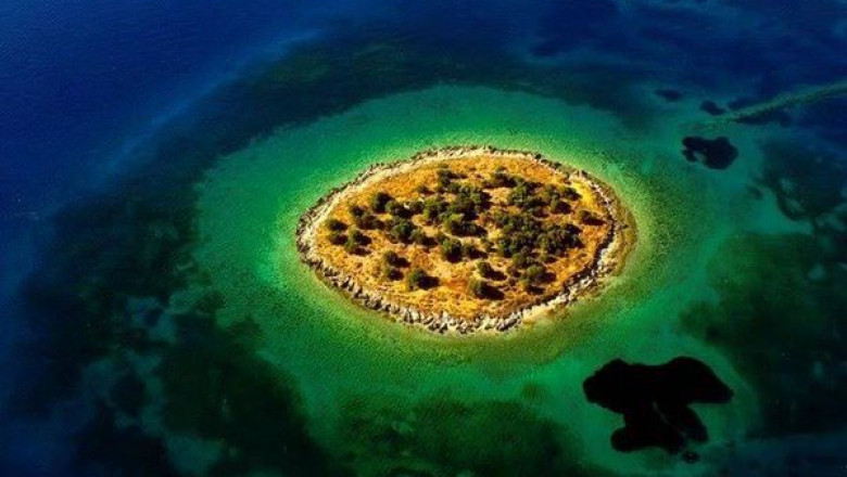 Insule private, de vânzare în Grecia. De la cât pornesc preţurile şi ce condiţii li se pun cumpărătorilor
