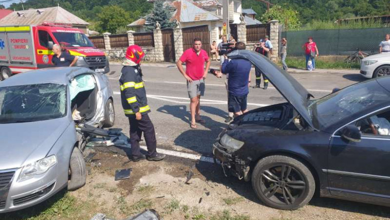 Încă un accident duminică în Bacău: Trei răniţi, dintre care doi copii, duşi la spital