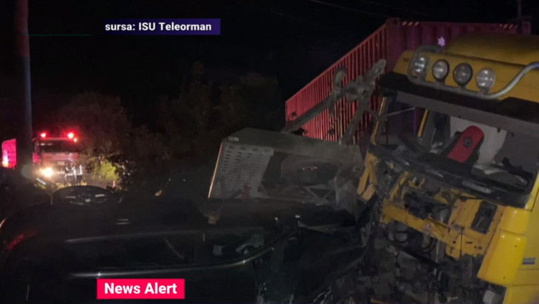 Accident grav, soldat cu 5 morţi şi 3 răniţi, în Teleorman. Un microbuz din Bulgaria s-a ciocnit cu un TIR