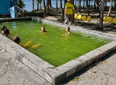 SPA improvizat pe malul Dunării