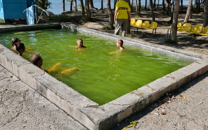 SPA improvizat pe malul Dunării