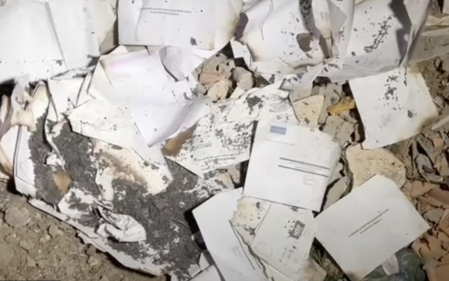 Mai multe buletine de vot pentru parlamentarele din Ungaria, destinate comunităţii maghiare din Transilvania, găsite parţial arse în judeţul Mureş