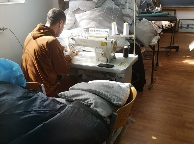 Perne şi pilote pentru refugiaţi