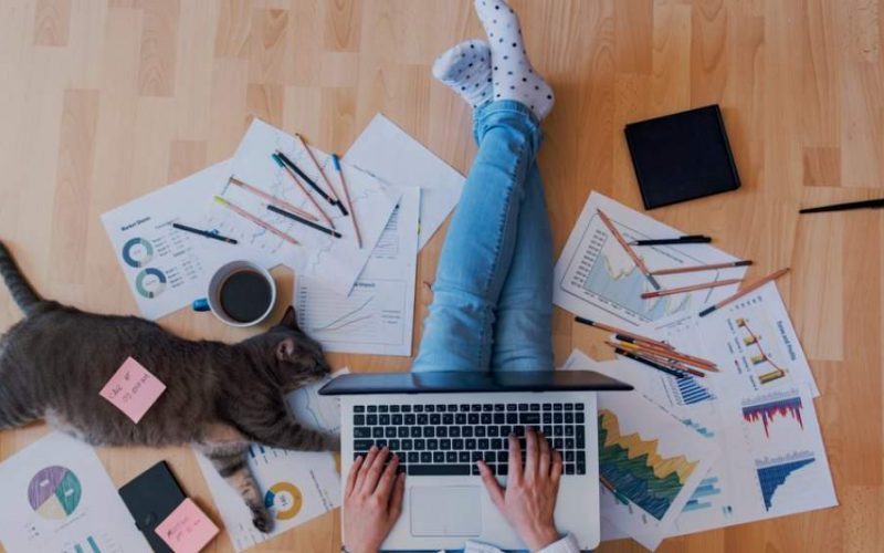 Angajaţii BNP Paribas din Europa vor putea să lucreze de acasă două zile şi jumătate pe săptămână