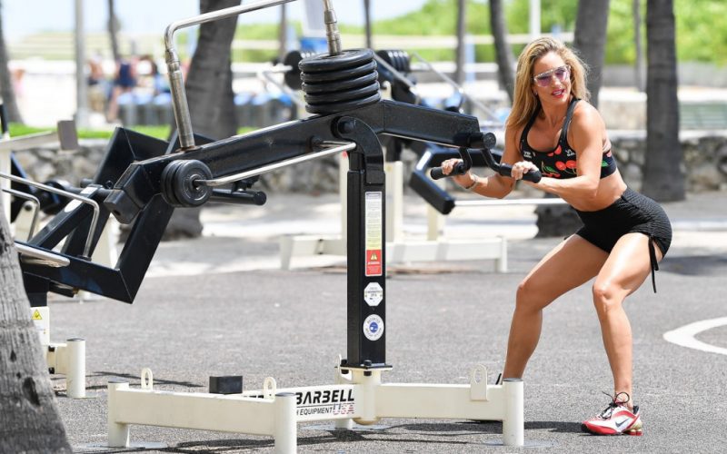 Transformare spectaculoasă: ajunsese la 90 de kg, iar acum e dublă campioană mondială la fitness. Marele secret