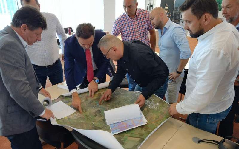 Mai mulţi investitori cer ca traseul drumului expres să ţină cont de afacerile dezvoltate deja